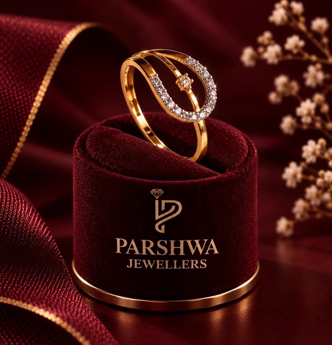The Parshwa Intertwined Diamond Loop Ring