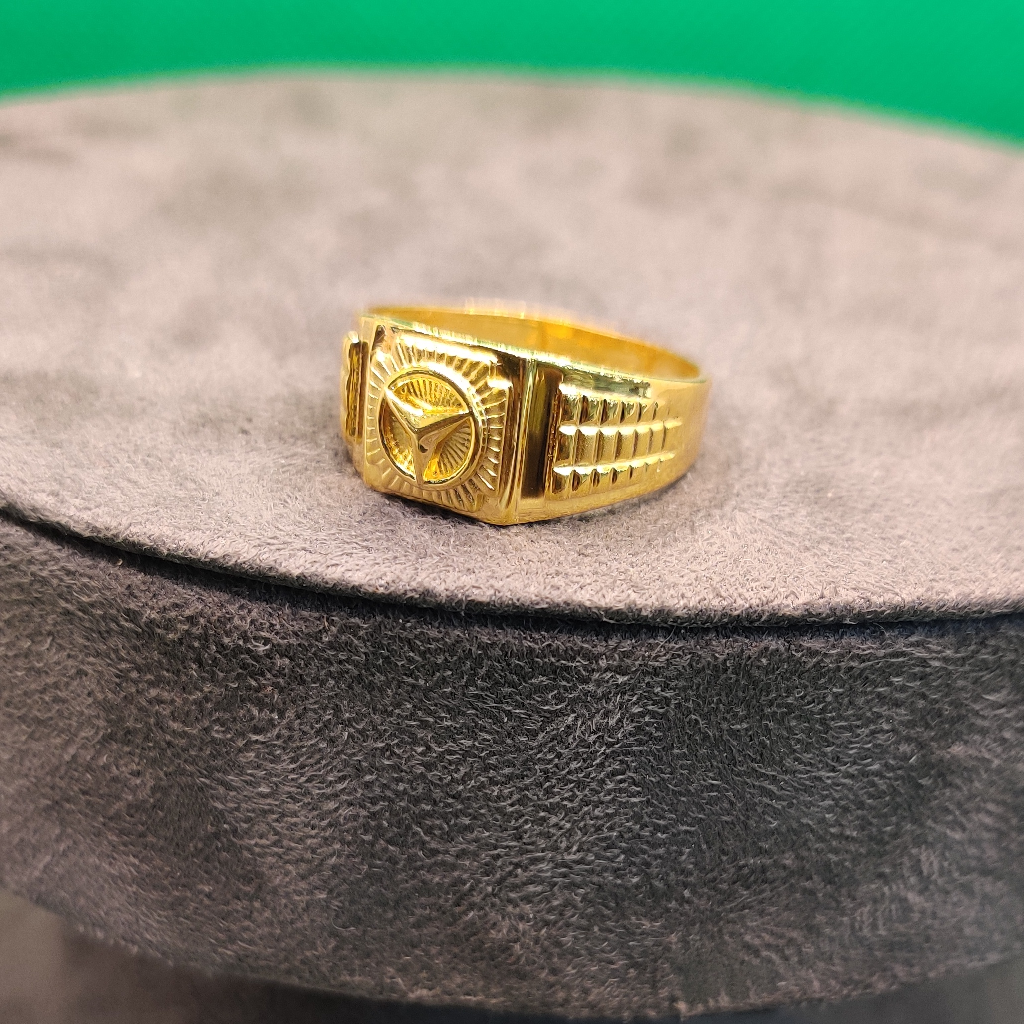 916 gold fancy gents ring