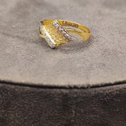 22kt gold contemporary cz ring